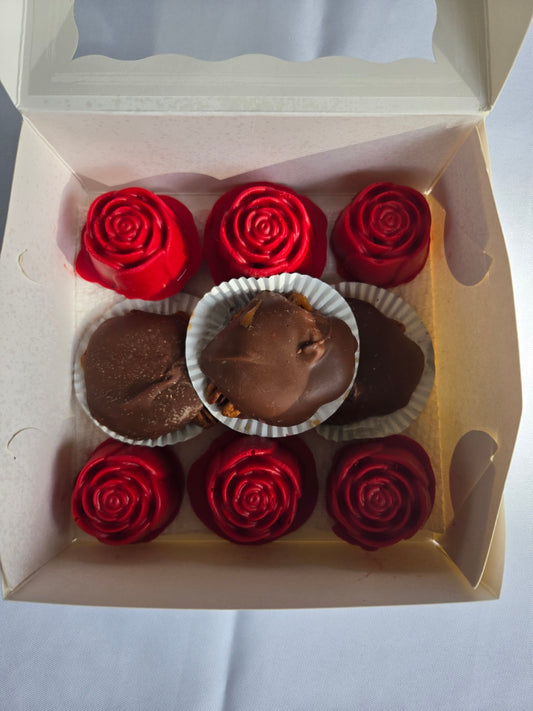 Strawberries & Turtles Combo Box - 6 Strawberries + 3 Turtles